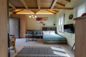 AKTI Chic & Accessible Fully Furnished Apartment - Image 5