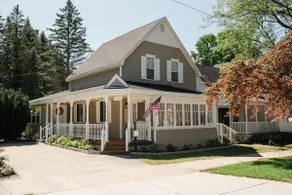 Cedar Cottage: Downtown & Steps to Lake Charlevoix - Image 5
