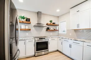 Cedar Cottage: Downtown & Steps to Lake Charlevoix - Image 2