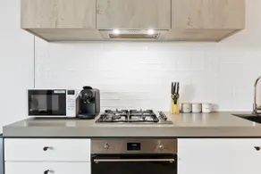 Modern & Stylish 1BR Apt w Balcony, WiFI =& Parking - Image 4