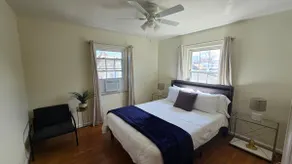 Cozy 1-Bedroom/1-Bath Unit - Image 5