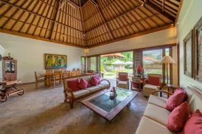 Benoa Bay: 2BR Villa Steps from beach - Image 4