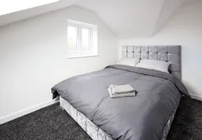 A Modern & Welcoming Apartment - Image 2