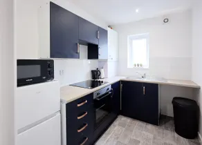 A Modern & Welcoming Apartment - Image 3