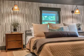 Luxury Modern Cabin* 5 Acres* Pickle Ball*Hot Tub - Image 4