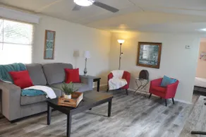 Retro Retreat - Image 2