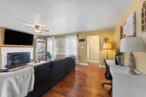 2 King Retreat • Near Mill Creek Park • 70” TV - Image 4
