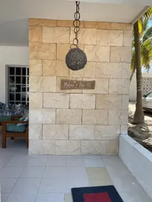 Tranquility, palm trees and sand with Marlene and Pepe - Image 3