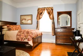 Karabella Estate Suite, No clean fee. In The Burg! - Image 2