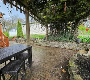 Gatsby's Gatehouse - Image 2