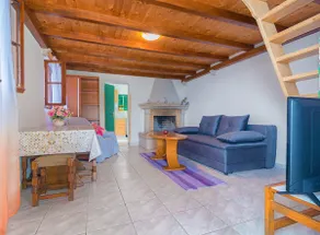 “Frane” Vacation Home, BEACH, private parking - Image 3