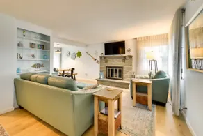 Family/Pet-Friendly w/ yard by Lake Ontario - Image 2
