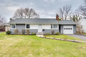 Family/Pet-Friendly w/ yard by Lake Ontario - Image 5
