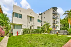 Modern 2 bedroom apartment in the heart of SOUTH BEACH - Image 2