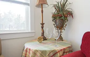 Cozy apartment w/ relaxing view - Image 4