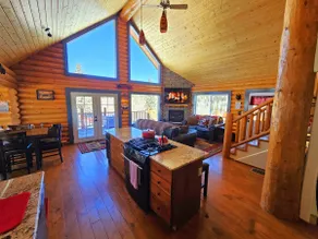 Stunning 2 Bedroom 1.5 Bath Cabin on 3.5 Acres - Image 5