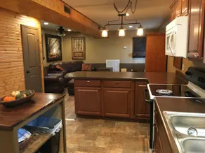 Bunkhouse in the Ozarks with access to creek park - Image 5