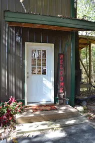 Bunkhouse in the Ozarks with access to creek park - Image 2