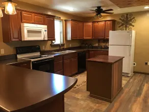 Bunkhouse in the Ozarks with access to creek park - Image 3