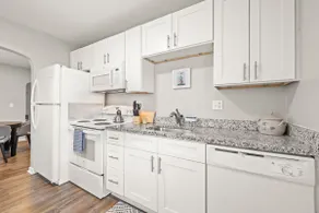 Family-Friendly/WiFi + Kitchen - Image 4