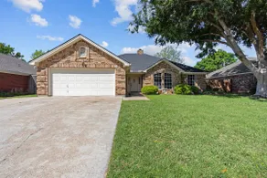 Keller Charm-Near Bear Creek Park & Stadiums,Pool - Image 5