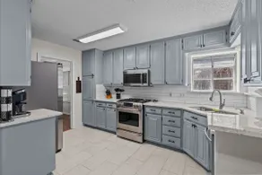 Keller Charm-Near Bear Creek Park & Stadiums,Pool - Image 3