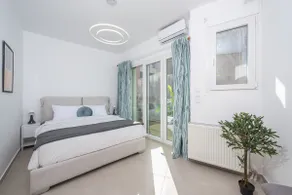 Sea Breeze Suite with Jacuzzi - Image 5