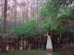 Caddo-HOT TUB-Firepit-Nature Dock-Knee Knocker - Image 4