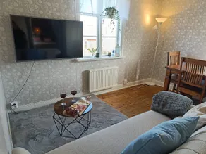 Cozy Garden Cottage - Image 5