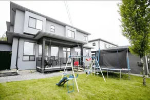 Luxury Delta-Surrey Getaway | 5BR, Sleeps 14 - Image 5