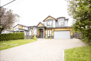 Luxury Delta-Surrey Getaway | 5BR, Sleeps 14 - Image 2