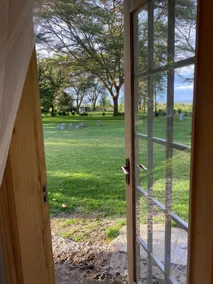 Tranquil Lakeside Studio - Image 5