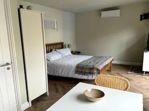 Gorgeous studio! - Image 4