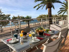 Beautiful terrace, air conditioning, panoramic view, close to the train station - Image 2