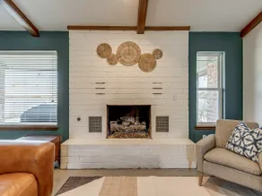 Charming West Side Retreat - Image 2