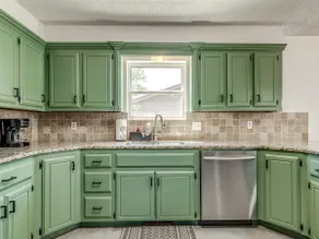 Charming West Side Retreat - Image 5