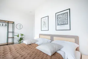 2-room apartment right by the river - Image 3