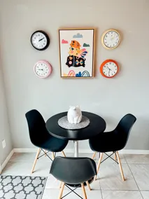 2 BDR Vibrant & Cozy Townhouse - Image 4