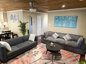 Peaceful Modern Home near DFW/AT&T/Six Flags - Image 4