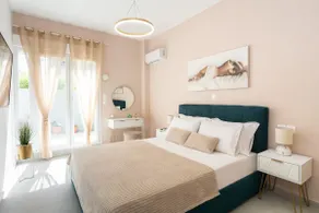 V&S Luxury Apartment - Image 4