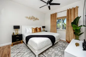 Cozy Waterview Nest for Two - Image 4