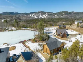 Chalet NovelEra | Private Lake Hot Tub & Game Room - Image 3