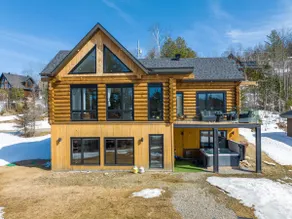 Chalet NovelEra | Private Lake Hot Tub & Game Room - Image 4