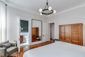 1 Bed Renovated Historic Home by Zoo, UC - Image 4