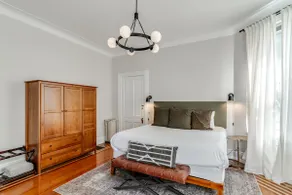 1 Bed Renovated Historic Home by Zoo, UC - Image 2