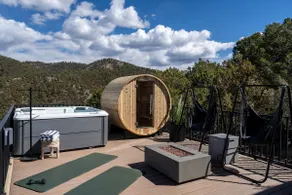 Le Boudenly | Panoramic View • Jacuzzi • Dry Sauna - Image 5