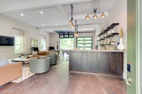 ~New~ Spacious Lake House w/ Heated Pool & Hot Tub - Image 2