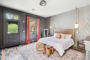Cozy Hot Tub Escape, Walkable to Bars/Restaurants - Image 2