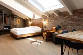AR Suites&Art - Image 2