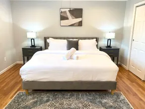 Urban Luxury in Central CT w/ free RV parking - Image 2